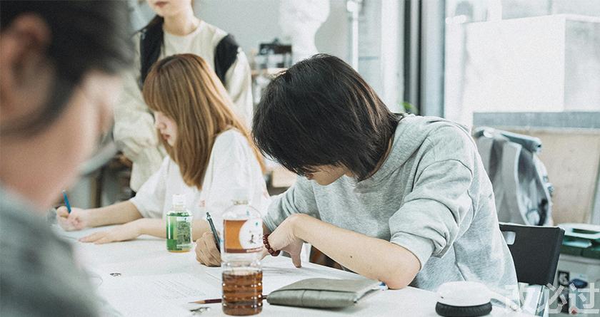 笔栈,笔栈官网,笔栈降AIGC,笔栈论文查重系统